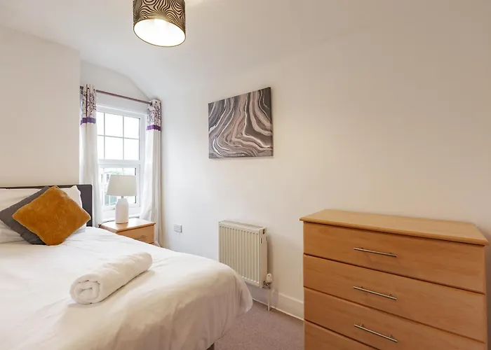 Brighstay 4 Bedroom House W Parking