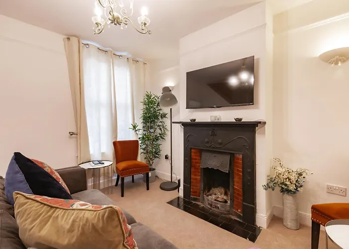 Brighstay 4 Bedroom House W Parking