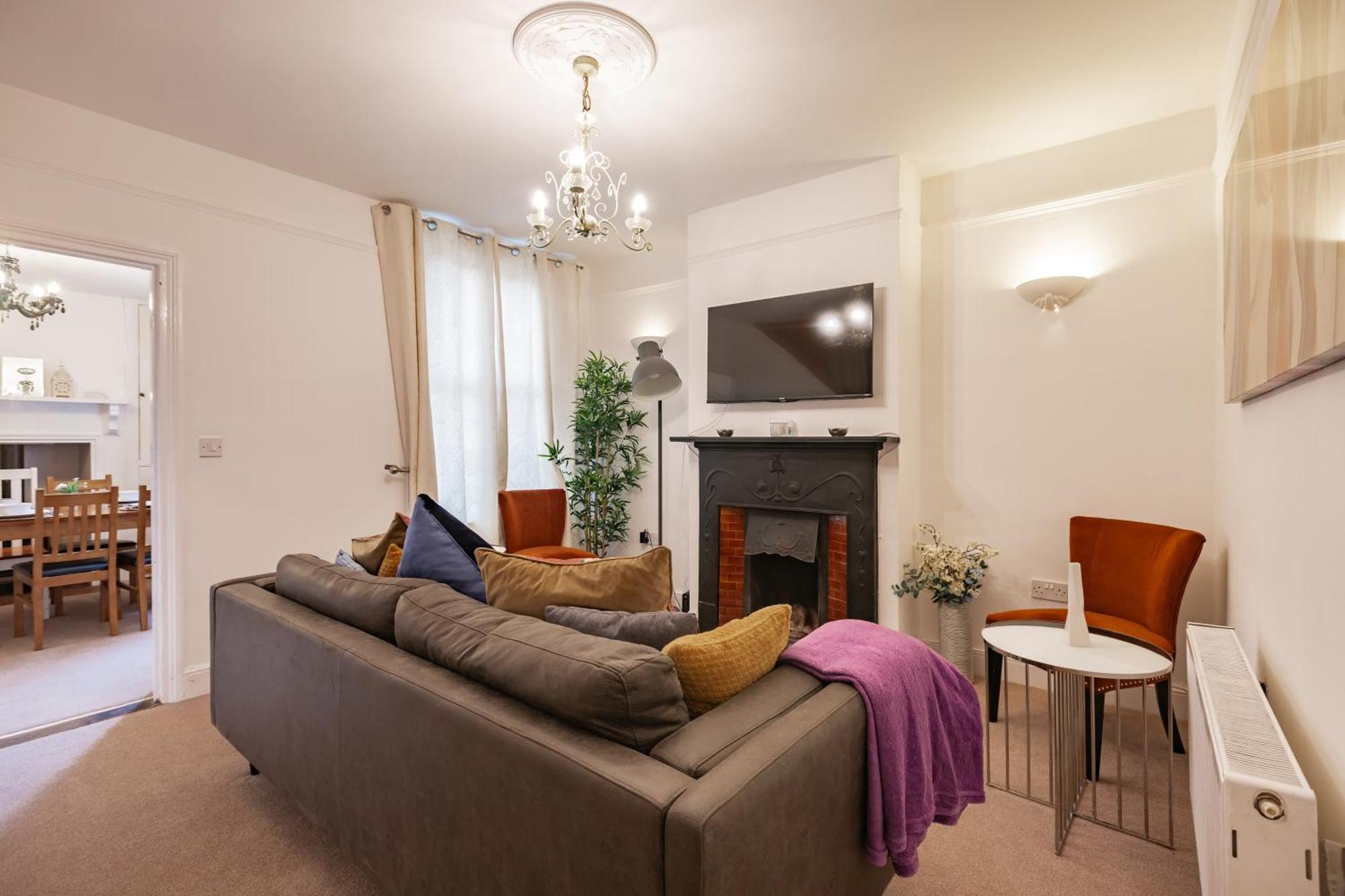 Brighstay 4 Bedroom House W Parking * Sittingbourne