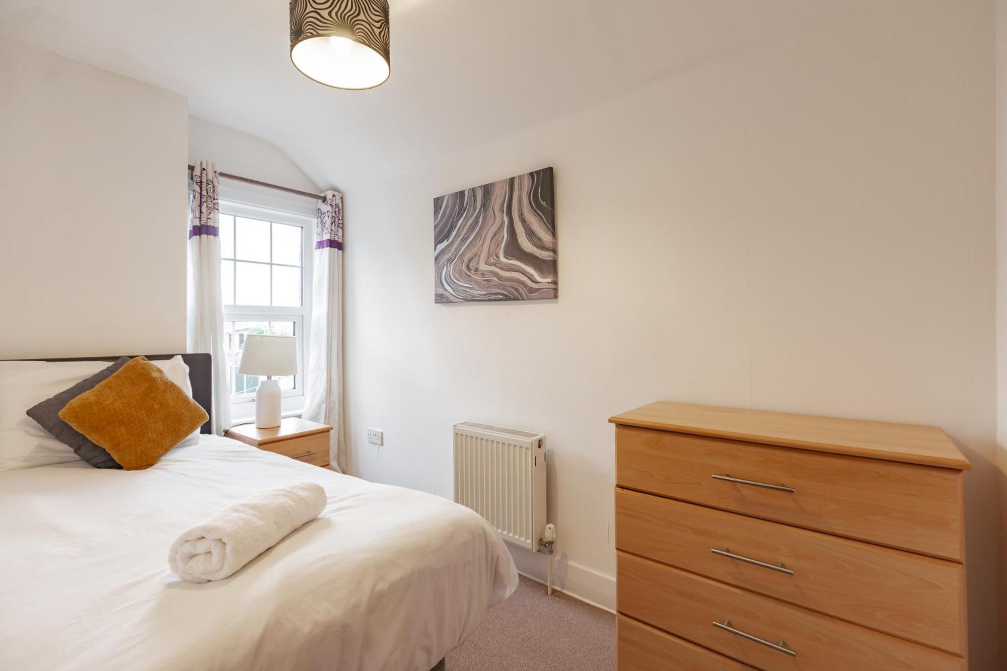 Brighstay 4 Bedroom House W Parking Holiday home