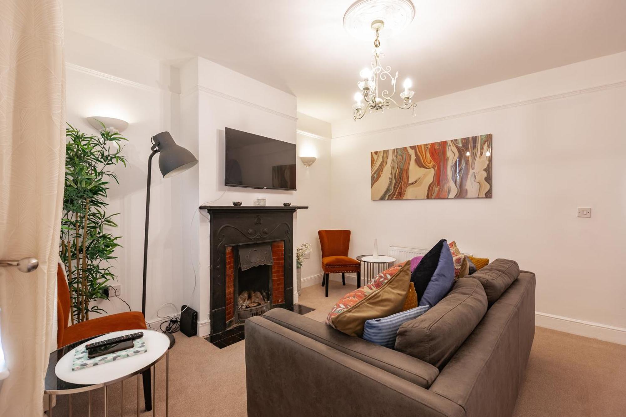 Brighstay 4 Bedroom House W Parking Holiday home Sittingbourne